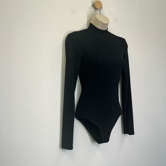 H&M - NWT Ribbed Black Mock Neck Long Sleeve Snap Closure Bodysuit Size XS - Picture 3 of 12
